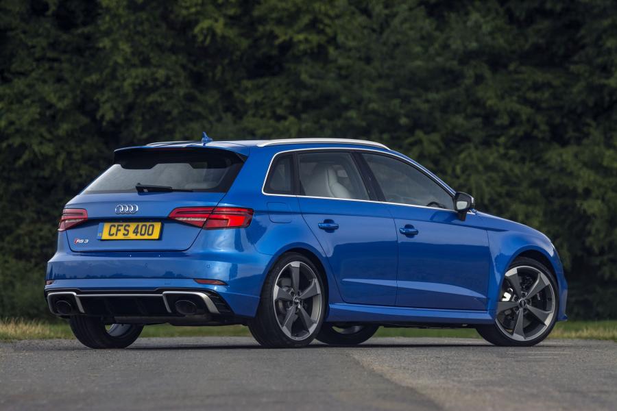  Audi RS3 Sportback (8V) 2017 года  (UK) (фото 4 из 14)